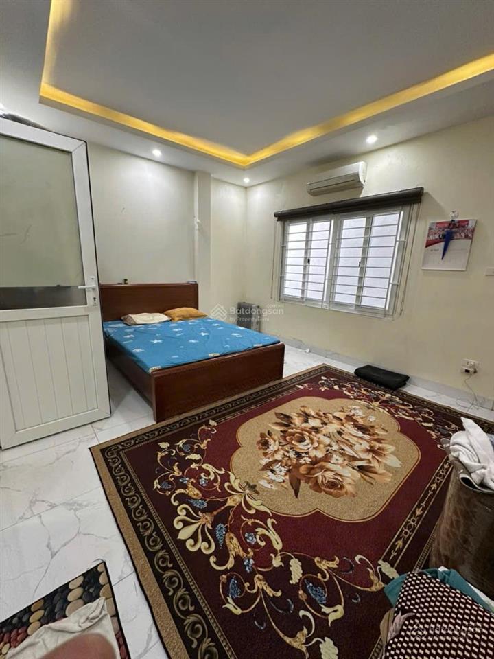 Gốc đề minh khai ,dòng tiền có sẵn ô tô đỗ sát nhà , ngõ rộng thông thoáng ,dân trí cao tiện ích