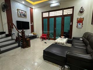 Gốc đề minh khai ,dòng tiền có sẵn ô tô đỗ sát nhà , ngõ rộng thông thoáng ,dân trí cao tiện ích