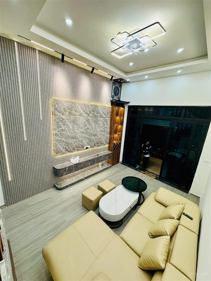 Nhà đẹp gốc đề 45m 5 tầng 4 ngủ dòng tiền 18tr/ tháng . gần chợ trường tiện ích đầy đủ phù hợp ở