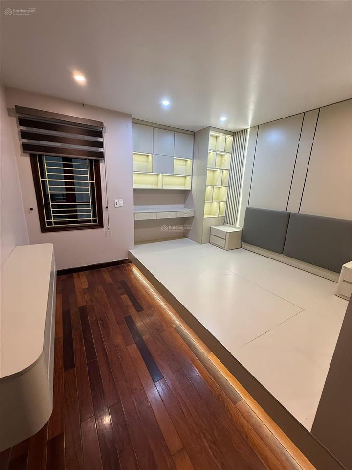 Cực hiếm .nhà minh khai sân vườn thoáng trc sau 58m 5 ngủ , cầu thang gỗ lim nội thất xịn ô tô gân