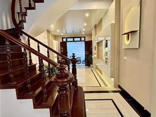 Cực hiếm .nhà minh khai sân vườn thoáng trc sau 58m 5 ngủ , cầu thang gỗ lim nội thất xịn ô tô gân