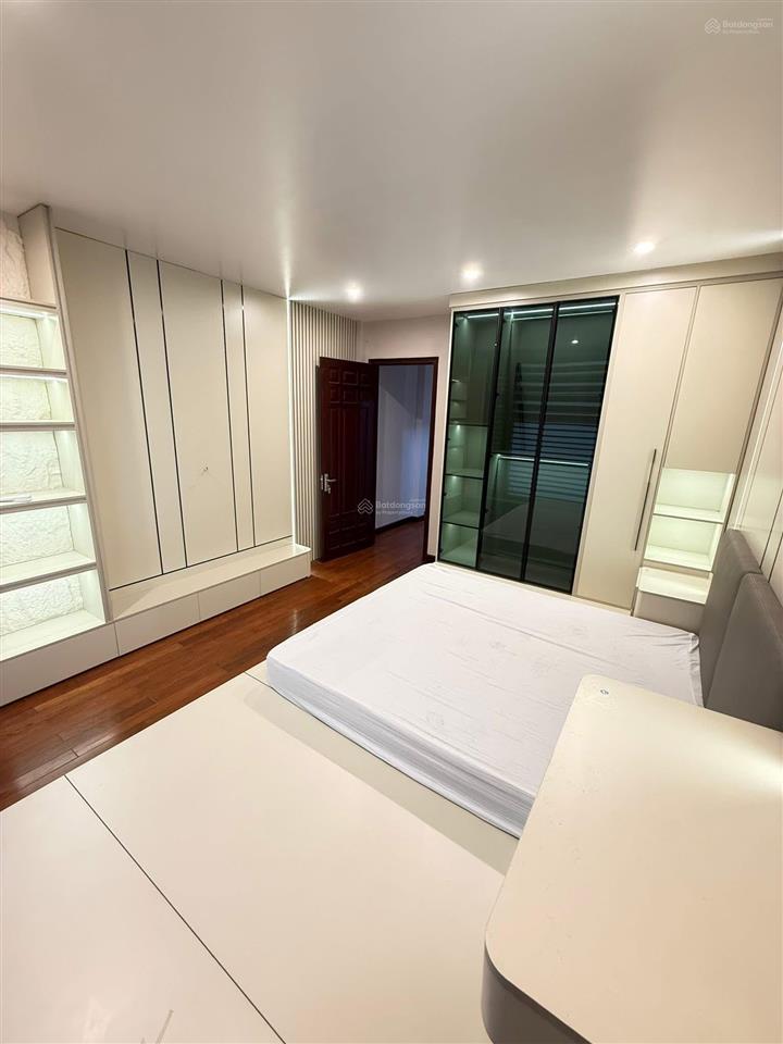 Cực hiếm .nhà minh khai sân vườn thoáng trc sau 58m 5 ngủ , cầu thang gỗ lim nội thất xịn ô tô gân