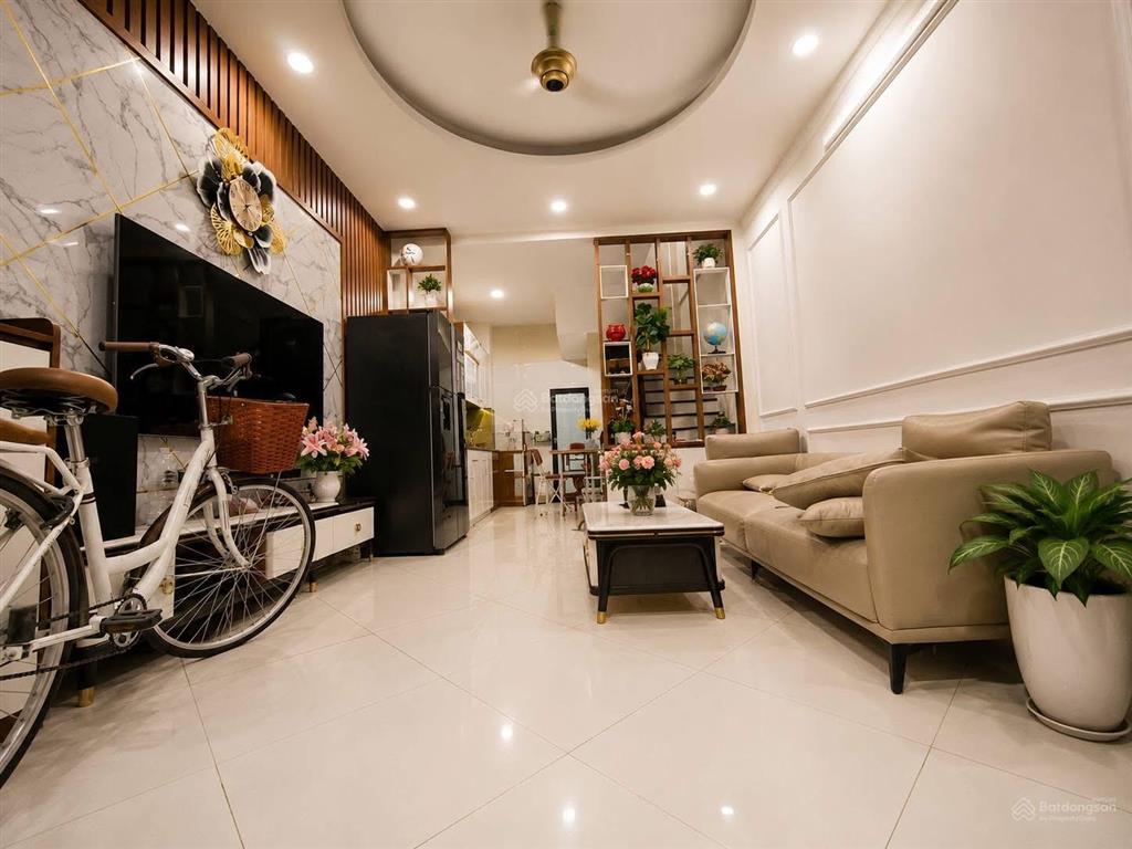 Siêu ngon . minh khai gốc đề ngõ ba gác sát ô tô,hàng xóm đền lừ feilz home dt 30m2 giá chỉ 6.4 tỷ
