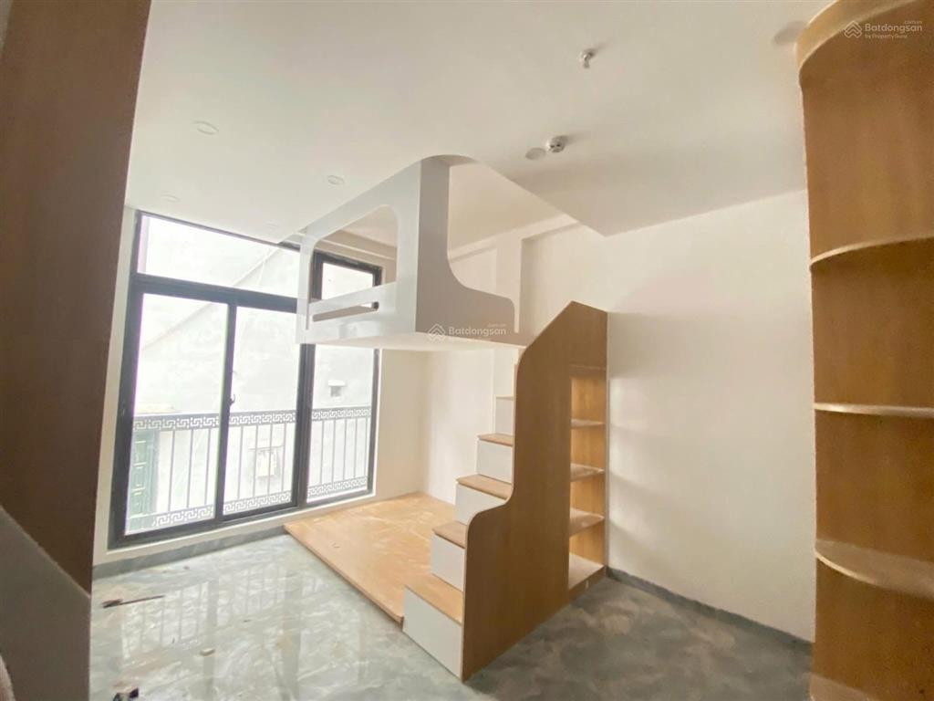 Chủ kẹt. toà chdv trung tâm bách kinh xây 7 tầng thang máy dt 60m 11 căn hộ studio 80tr/ tháng