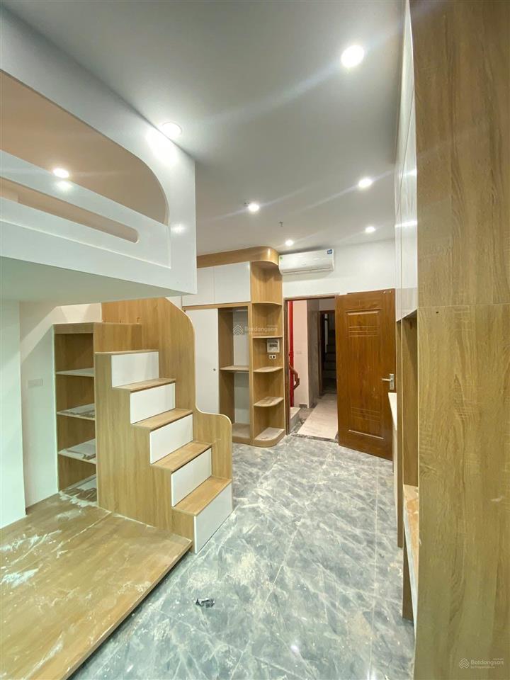 Chủ kẹt. toà chdv trung tâm bách kinh xây 7 tầng thang máy dt 60m 11 căn hộ studio 80tr/ tháng