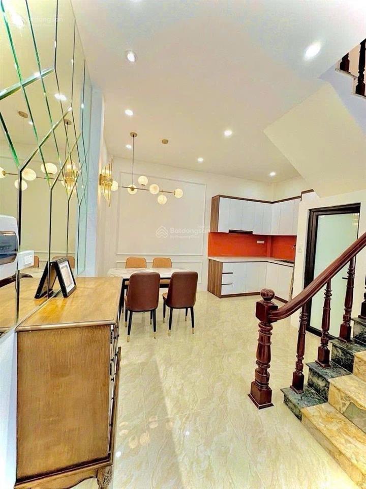 Giảm 2 tỷ cần bán gấp trương định 40m2  4pn, 2 mặt ngõ thoáng trc sau, ko quy hoạch, gần bách kinh