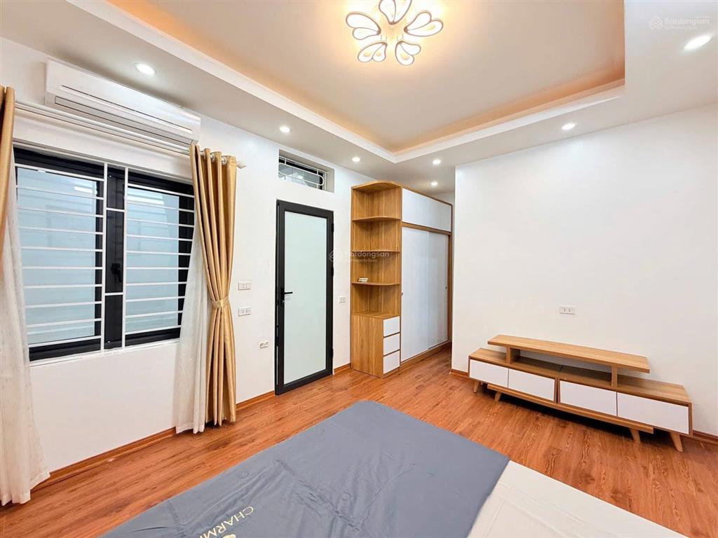 Ở sướng. trần khát chân 37m nhà sáng thoáng gần phố, ko quy hoạch, có sân để xe rộng, full nthat