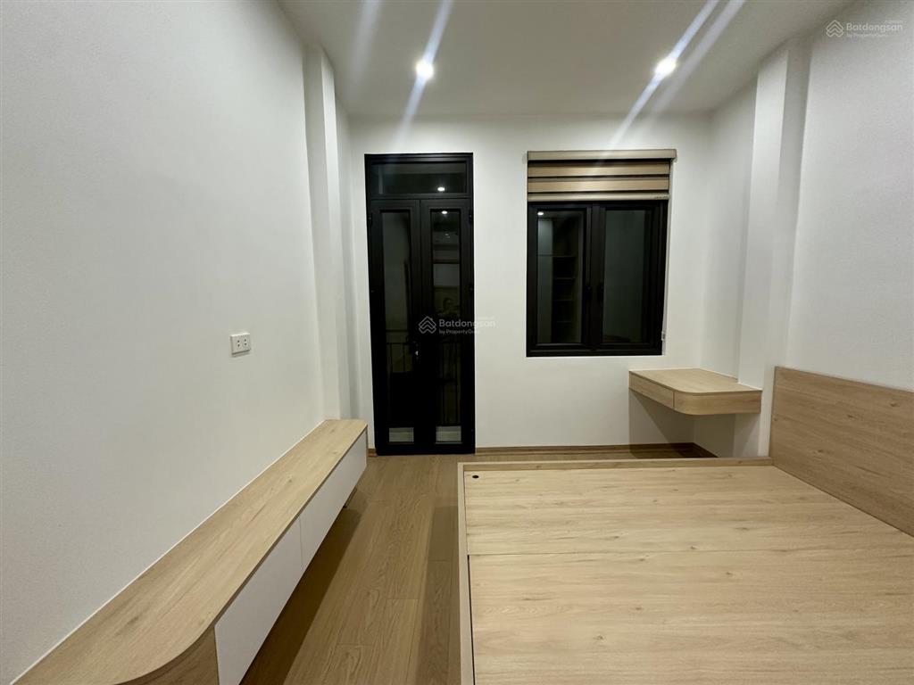 Tin thật! lương khánh thiện, 20m ra ôtô, 2 thoáng ngõ thông, dân xây 5t 5 ngủ full nội thất, ko qh