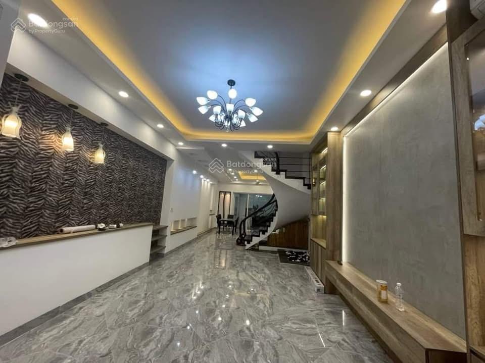 Nhà đại la 40m  3 ngủ hai thoáng, gần phố ngõ rộng dân cư đông. dân xây chắc chắn khu phố văn minh