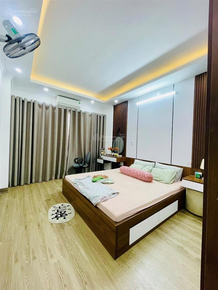 Giá tốt! nhà giáp nhị ngõ ba gác gần ô tô, lô góc 3 thoáng, dân xây, chợ gần trường học các cấp