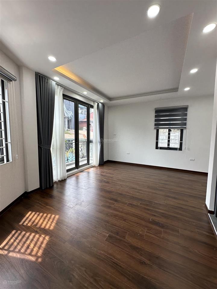 Cực ngon, lương khánh thiện nhà mới tinh 40m  5 tầng  3 ngủ, sân cổng riêng kết nối các tuyến phố