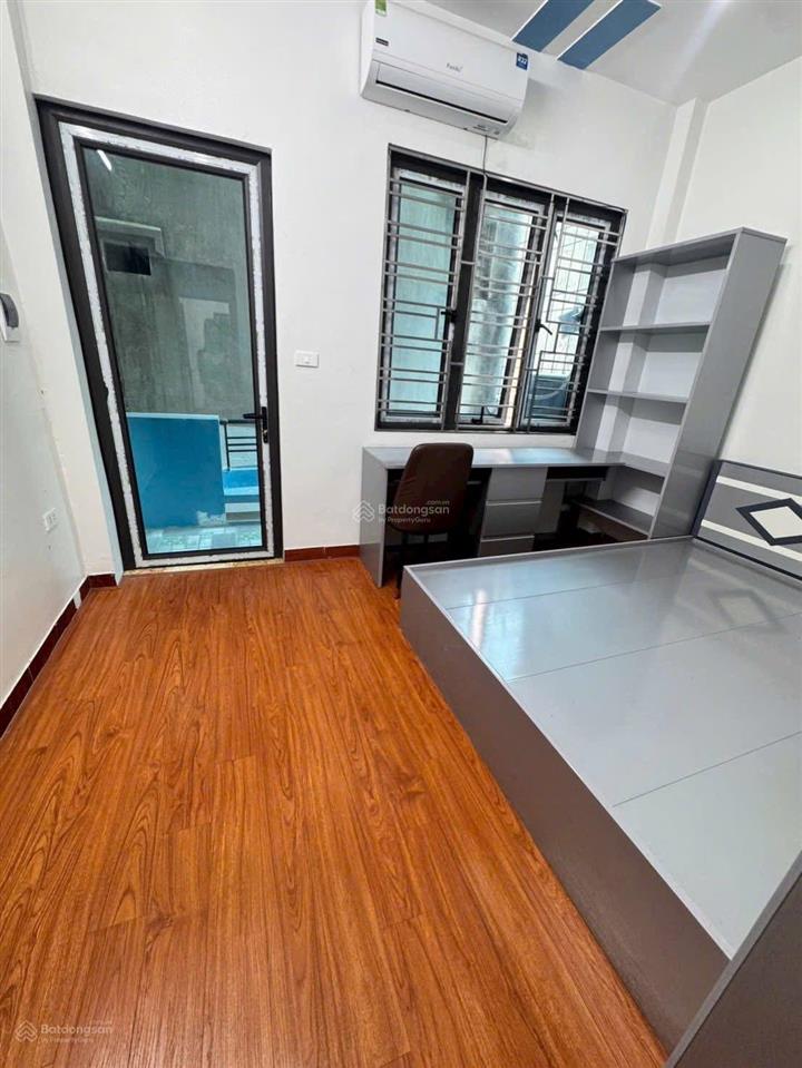 Bán nhà hoàng mai lô góc 3 thoáng, dân xây chắc chắn 47m2  4pn cách ô tô 50m, dân trí cao ở thích