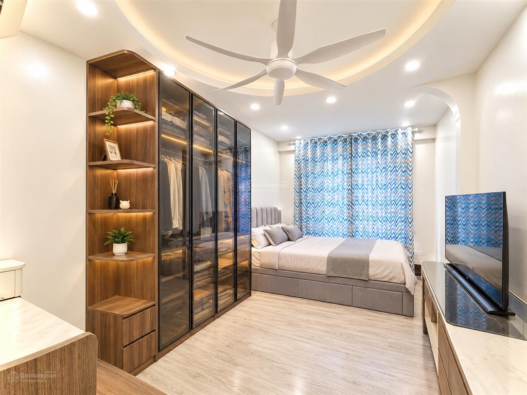 Giảm 2 tỷ phân lô tân mai ô tô đỗ cửa quay đầu, ngõ thông tứ tung, thiết kế tân cổ điển 4 ngủ full