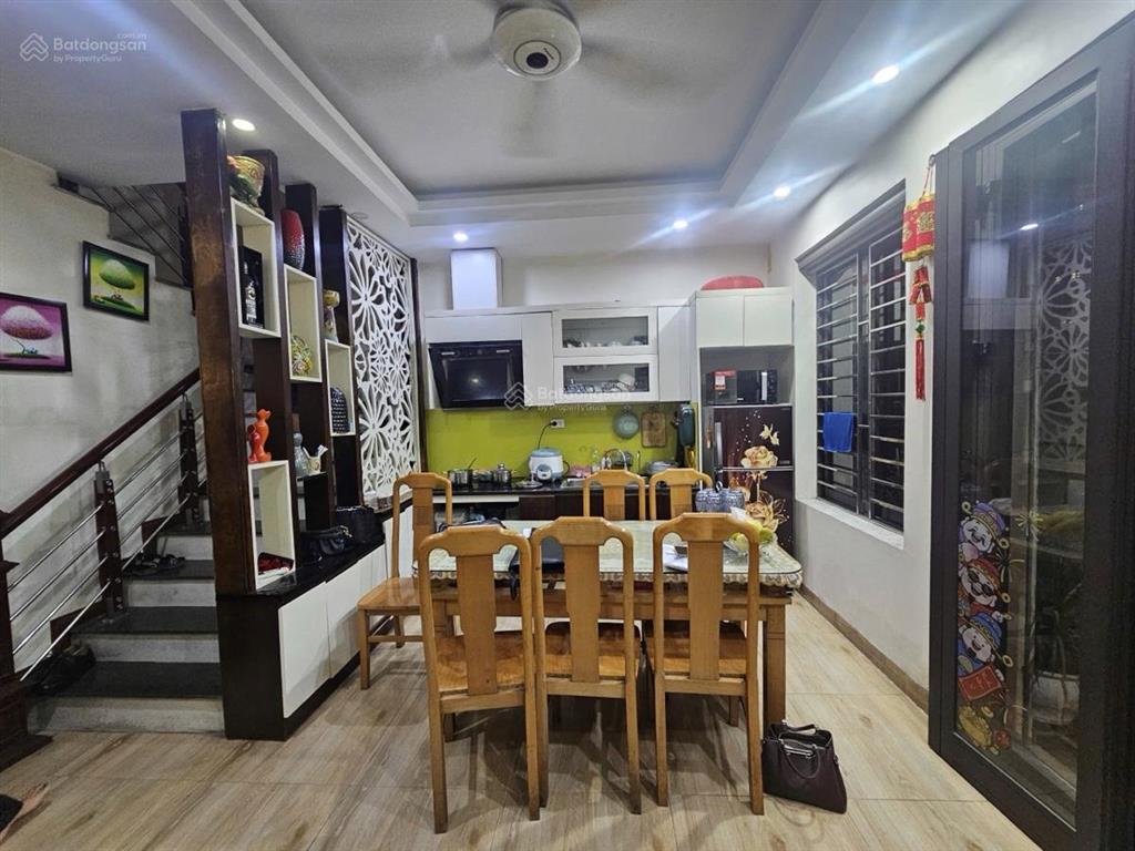 Lô góc mạc thị bưởi, 2 mặt ngõ, trước nhà 3 gác, dân xây chắc chắn, đủ công năng, sổ đẹp ko qh