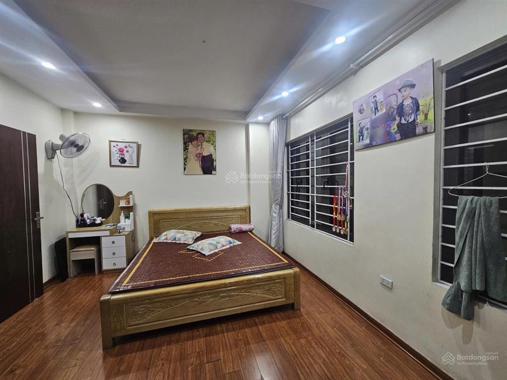 Lô góc mạc thị bưởi, 2 mặt ngõ, trước nhà 3 gác, dân xây chắc chắn, đủ công năng, sổ đẹp ko qh