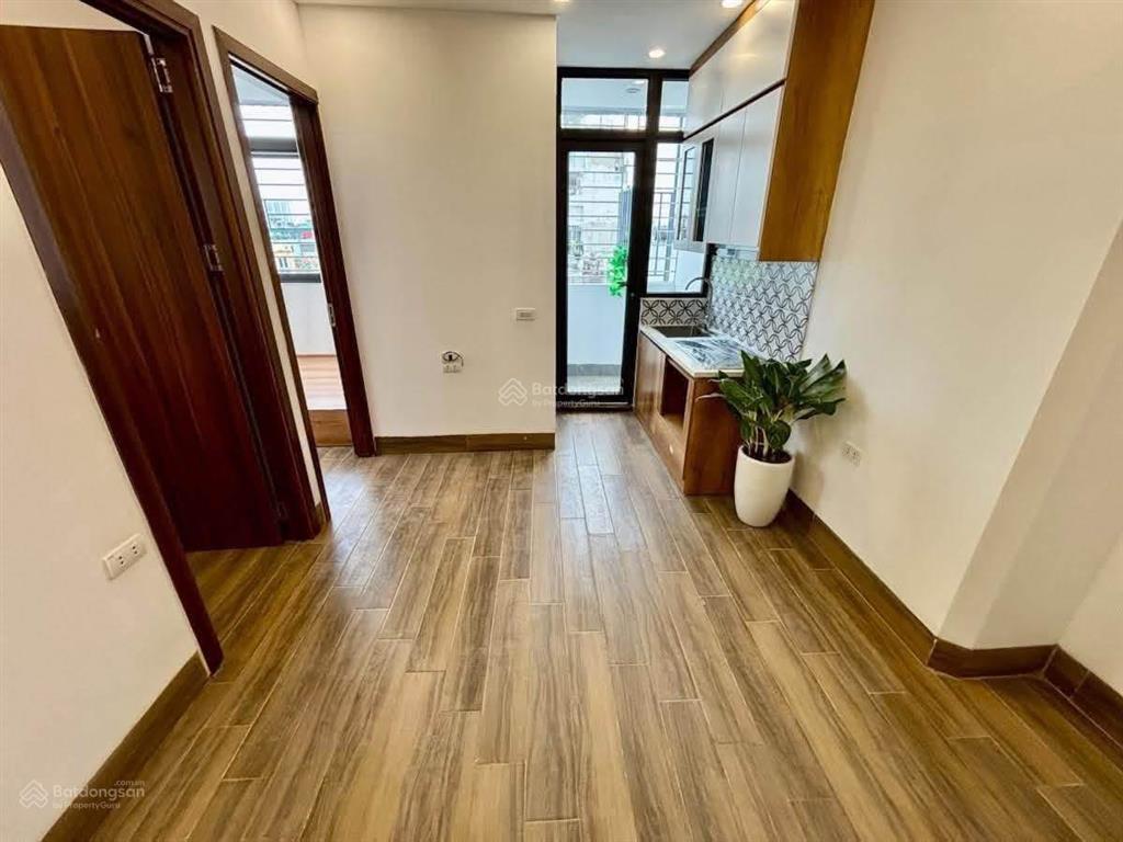 Rất hiếm. căn ccmn hoàng mai 50m2  2n  1 vs cách phố 15m full nội thất, gần trường chợ các cấp