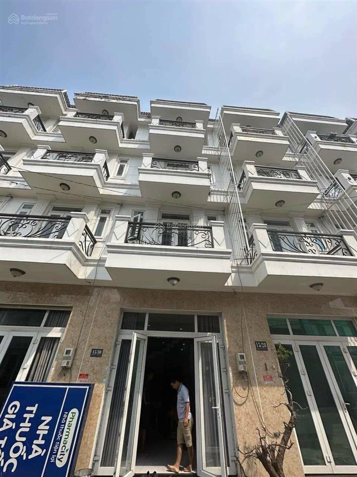 Nhà sát chợ đường, thạnh xuân, quận 12
hà huy giáp vào chỉ 50m