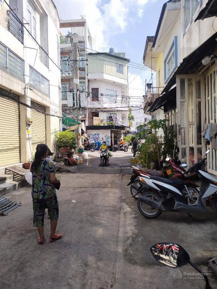 Bình tân  hẻm 8 m lê văn quới  đs 10
nhà chính chủ mua ngay trong ngày
