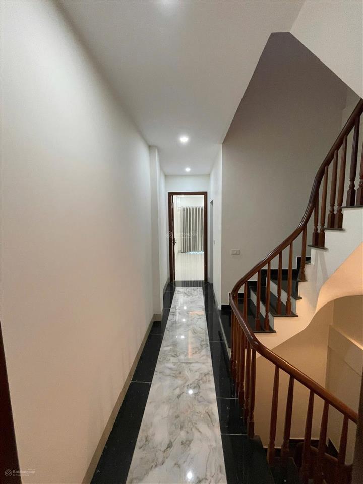 Cho thuê nhà nguyên căn 5 tầng 6pn, 4wc tại ngõ 341 ngách 367/68 xuân phương, 13,5 triệu, 4245m2.