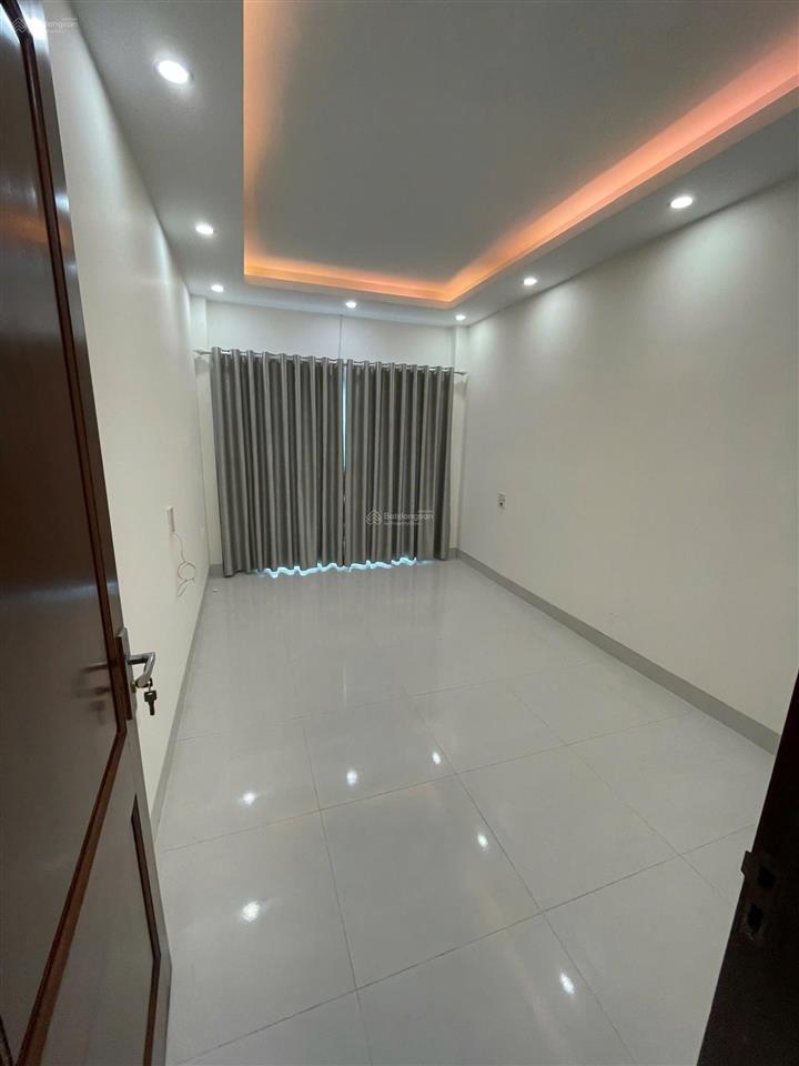 Cho thuê nhà nguyên căn 5 tầng 6pn, 4wc tại ngõ 341 ngách 367/68 xuân phương, 13,5 triệu, 4245m2.