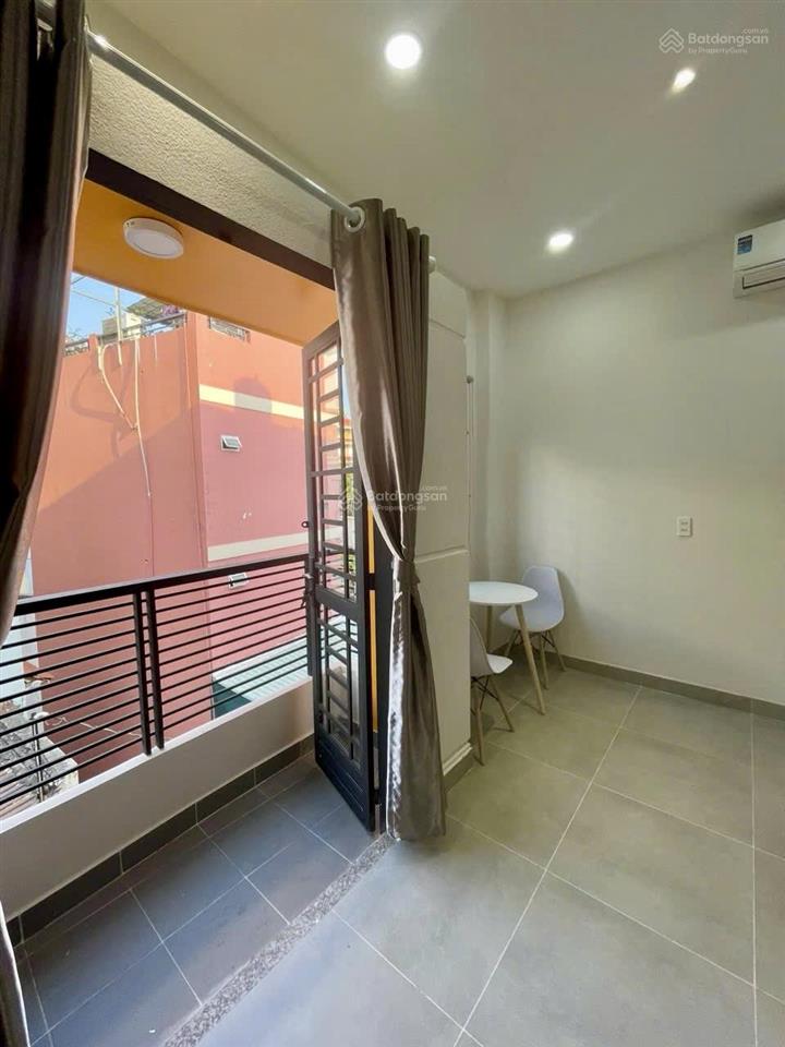 Studio ban công/cửa sổ ngay khu phan xích long  đầy đủ nội thất, mới đẹp