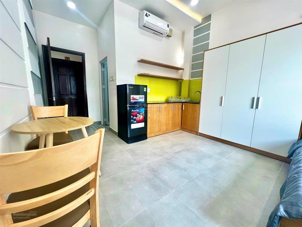 Studio ban công/cửa sổ ngay khu phan xích long  đầy đủ nội thất, mới đẹp