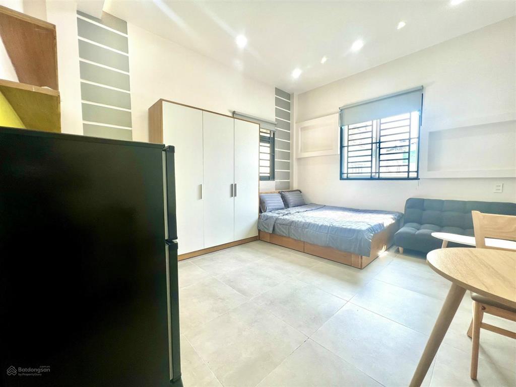 Studio ban công/cửa sổ ngay khu phan xích long  đầy đủ nội thất, mới đẹp