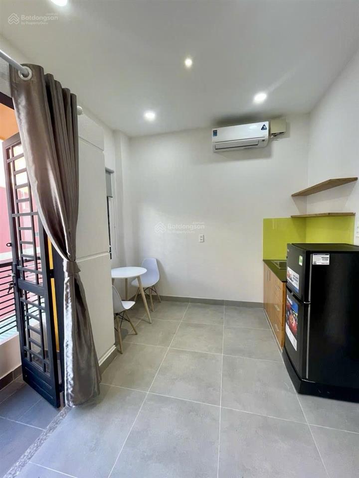 Studio ban công/cửa sổ ngay khu phan xích long  đầy đủ nội thất, mới đẹp
