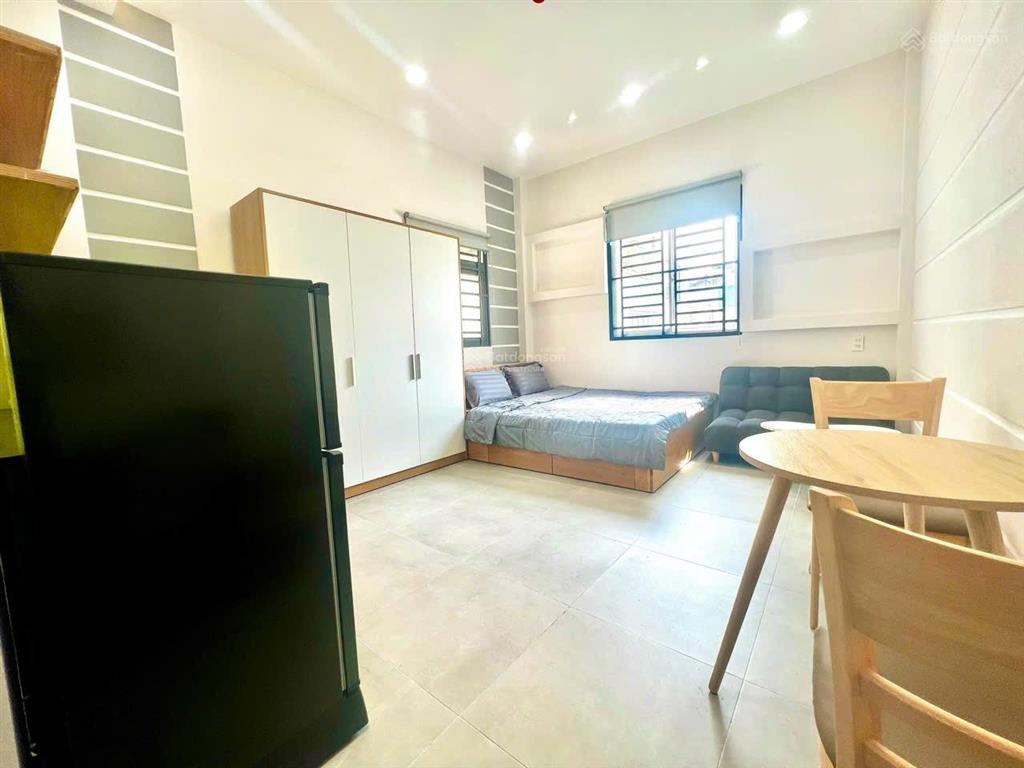 Studio ban công/cửa sổ ngay khu phan xích long  đầy đủ nội thất, mới đẹp