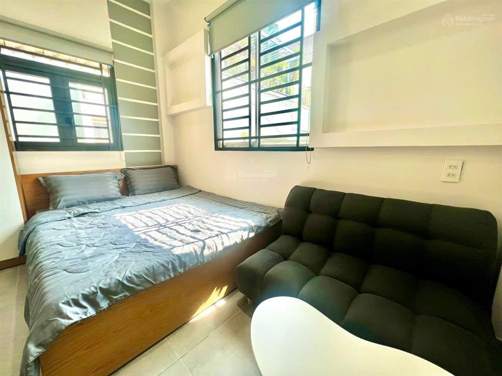 Studio ban công/cửa sổ ngay khu phan xích long  đầy đủ nội thất, mới đẹp
