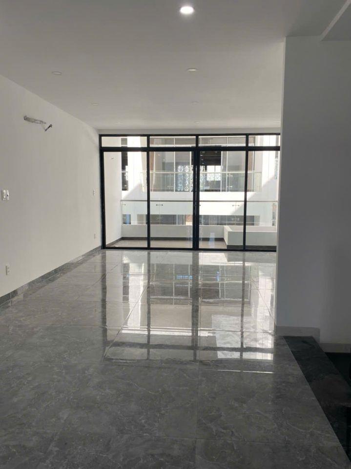 Bán nhà phố full nội thất khu Trung Nguyên đường 23m sẵn sổ
