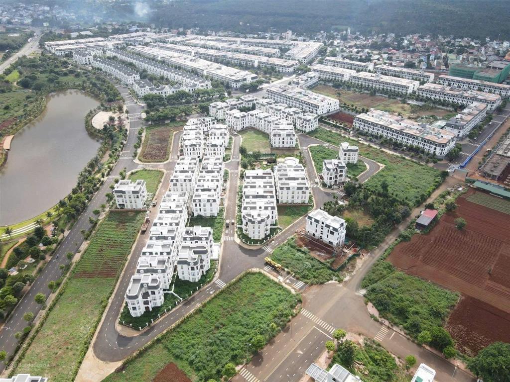 Bán biệt thự đơn lập 312m2 hướng đông nam mát mẻ giá tốt