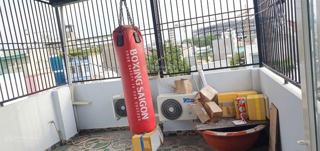 Giá  15 tr/tháng
địa chỉ  phan huy ích , p14 , gò vấp
dt  4  14 . hẻm xh kết cấu  trệt 2