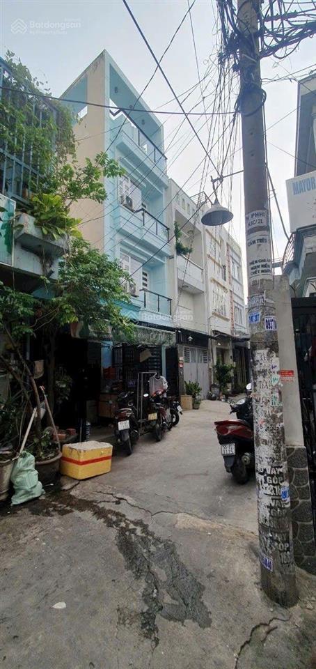 Giá  15 tr/tháng
địa chỉ  phan huy ích , p14 , gò vấp
dt  4  14 . hẻm xh kết cấu  trệt 2