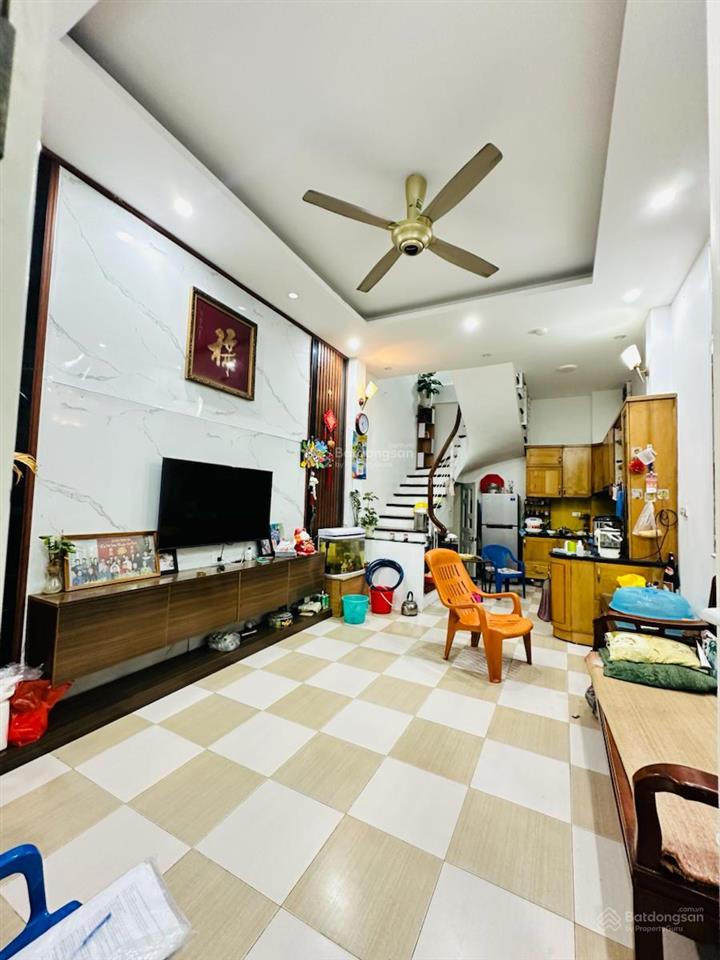 Cần bán nhà đẹp phố vũ thạnh, gần phố , ga tàu điện, trường chợ,39m2x5 tầng, 4 phòng ngủ!!