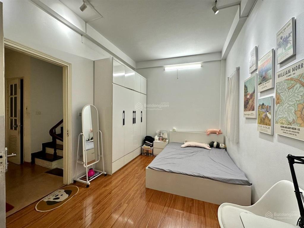 Cần bán nhà đẹp phố vương thừa vũ, 20m ra phố, gần trường chợ, ngõ trc nhà 2m, 37m2x5 tầng,5 pn
