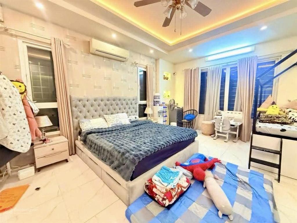 Giảm sốc! phố vương thừa vũ vài bước chân ra phố, gần trường chợ,vành đai 2.5,ngõ nông rộng 34m2x5t