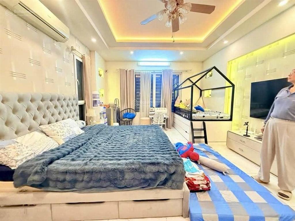 Giảm sốc! phố vương thừa vũ vài bước chân ra phố, gần trường chợ,vành đai 2.5,ngõ nông rộng 34m2x5t
