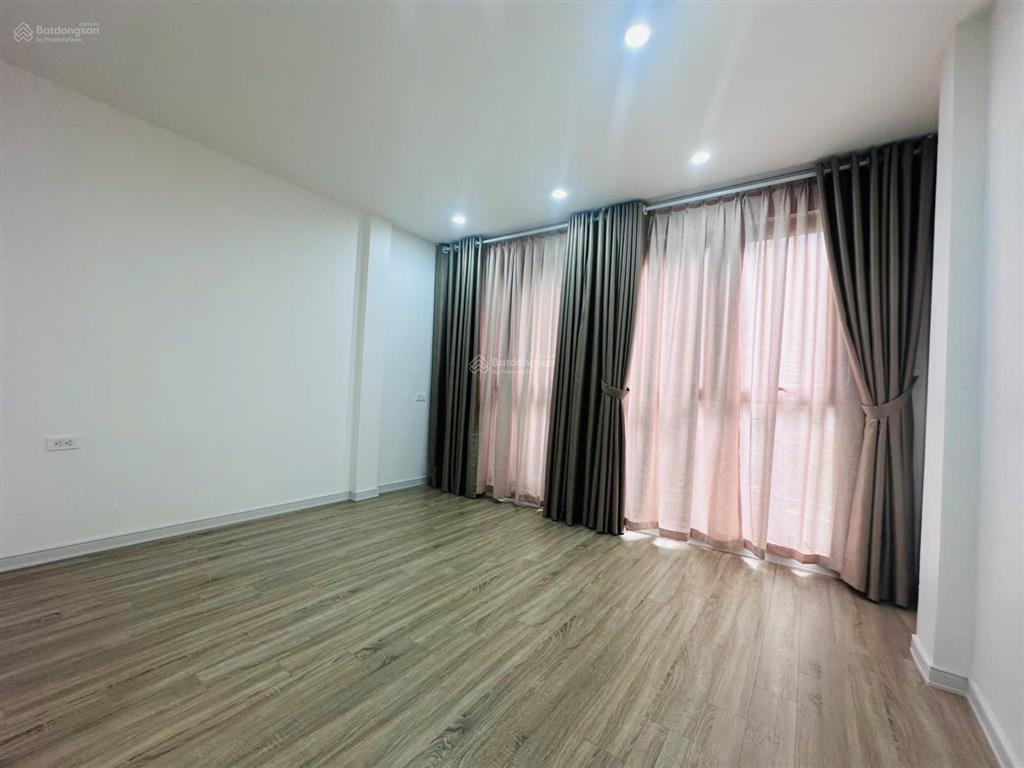 Lô góc phố láng hạ gần rạp quốc gia, ngõ nông, gần phố, ngõ thông, kinh doanh thoáng sáng, 38m2x5t