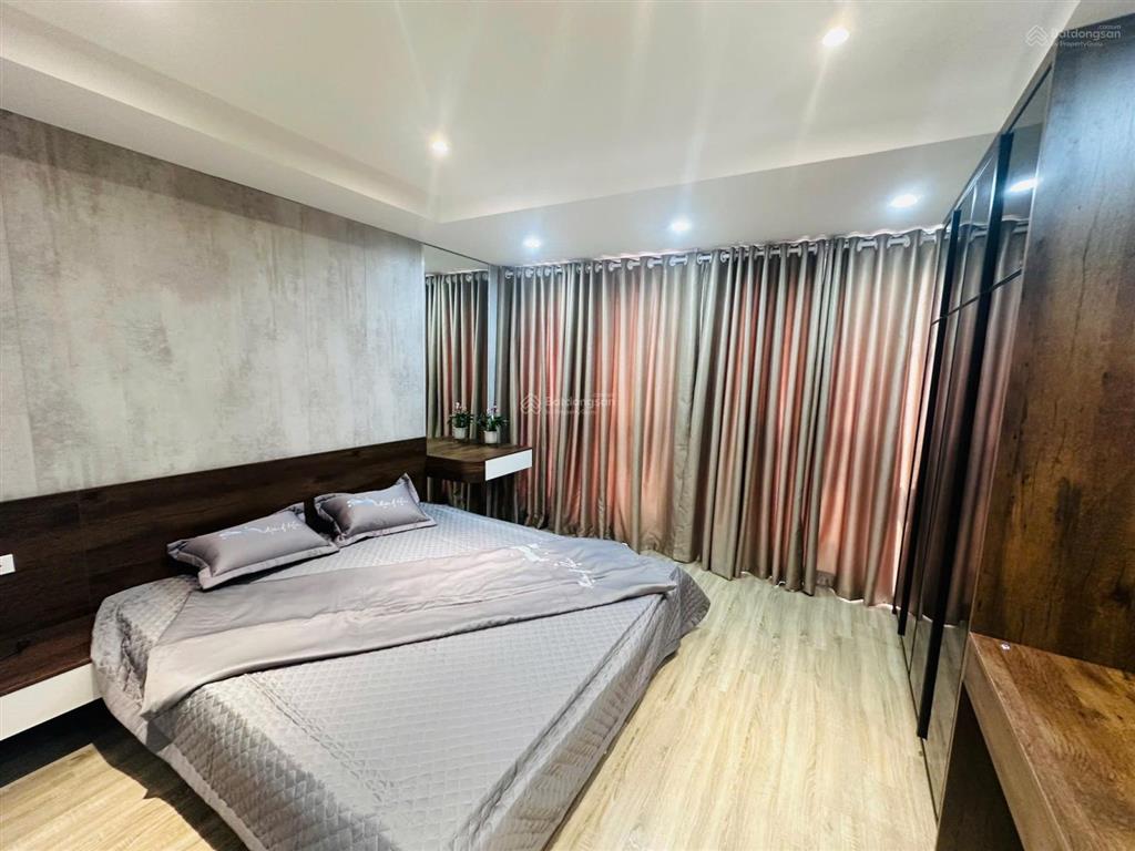 Lô góc phố láng hạ gần rạp quốc gia, ngõ nông, gần phố, ngõ thông, kinh doanh thoáng sáng, 38m2x5t