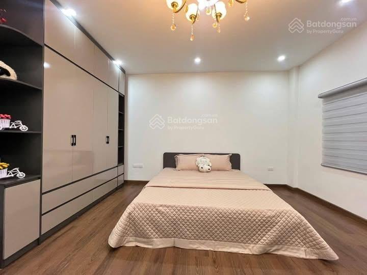 Nguyên hồng, phân lô ô tô đỗ cửa, nhà dân xây chắc chắn, 30m ra mặt phố kd, tiện ích nhiều, 58m2x5t