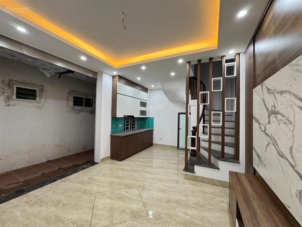 Cần bán nhà đẹp phố cát linh, ngõ nông, gần phố, gần đường tàu điện trên cao, giá hợp lý, 42m2x5t