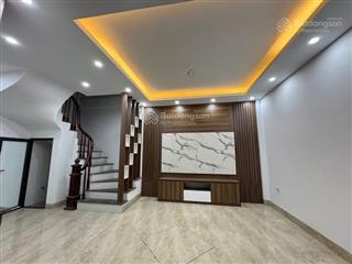 Cần bán nhà đẹp phố cát linh, ngõ nông, gần phố, gần đường tàu điện trên cao, giá hợp lý, 42m2x5t