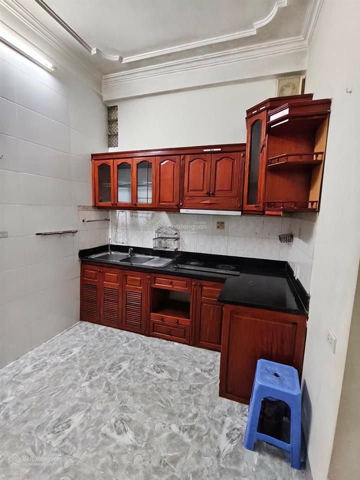 Cần bán nhà đẹp phố hoàng cầu, nhà đẹp ở ngay, nhỏ xinh hiếm có, vị trí gần phố gần hồ, 43m2x5t