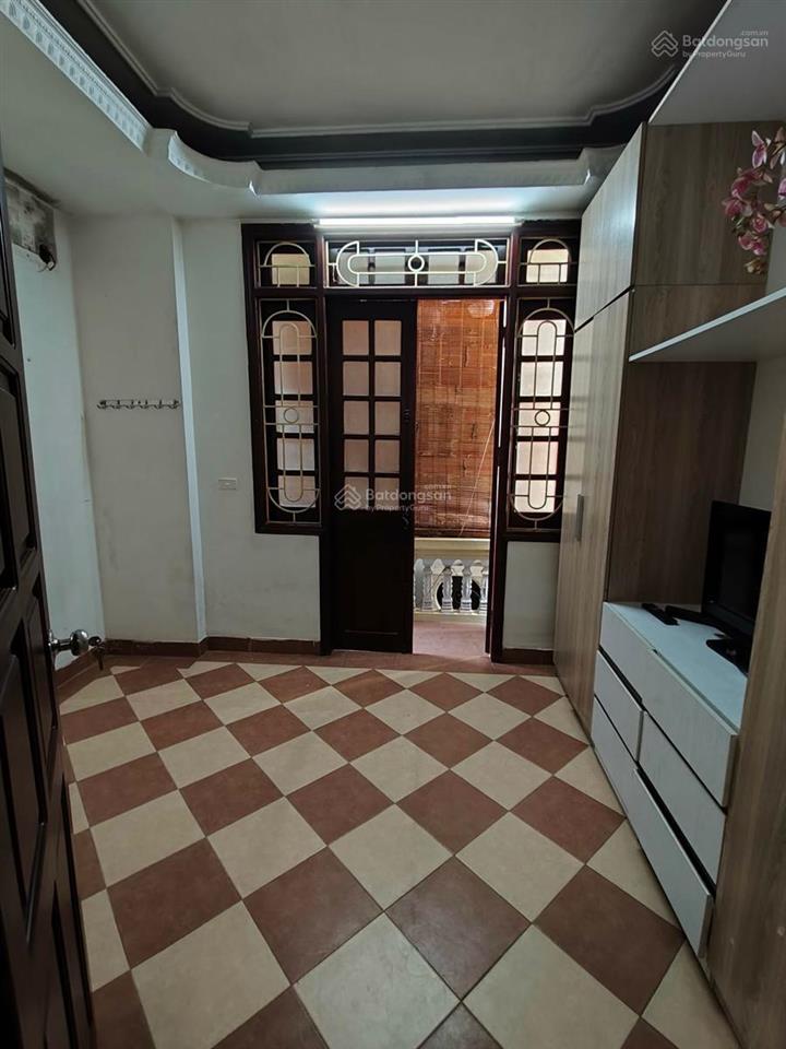 Cần bán nhà đẹp phố hoàng cầu, nhà đẹp ở ngay, nhỏ xinh hiếm có, vị trí gần phố gần hồ, 43m2x5t