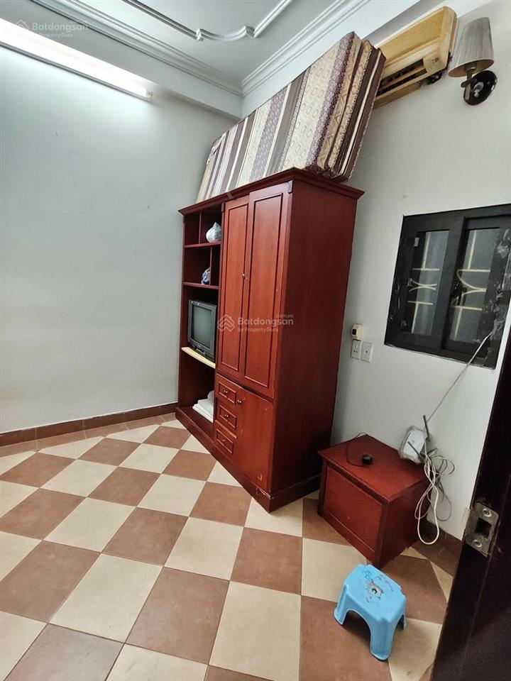 Cần bán nhà đẹp phố hoàng cầu, nhà đẹp ở ngay, nhỏ xinh hiếm có, vị trí gần phố gần hồ, 43m2x5t