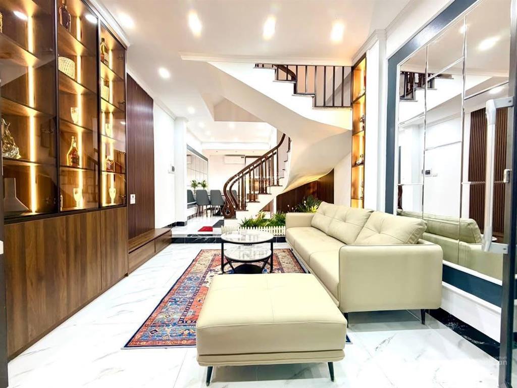 Giảm sâu! nguyễn phúc lai, lô góc, dân xây, 30m ra ô tô, sân rộng, kinh doanh, sổ đẹp, 37m2x5t