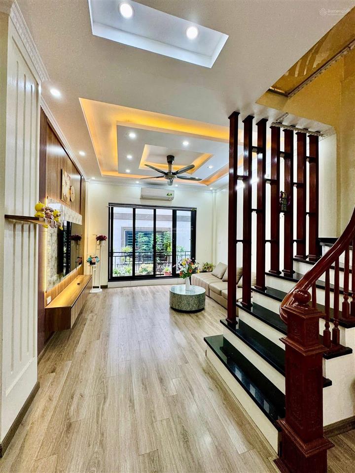 Cần bán nhà đẹp phố hào nam, ngõ nông gần ô tô, mặt tiền quyền lực 5m, tặng nt, ở ngay, 37m2x5t