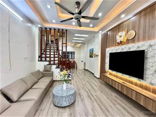 Cần bán nhà đẹp phố hào nam, ngõ nông gần ô tô, mặt tiền quyền lực 5m, tặng nt, ở ngay, 37m2x5t