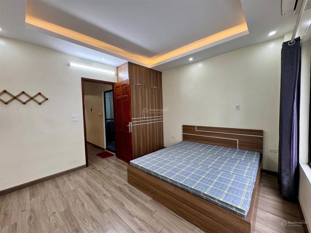 Cần bán nhà đẹp phố hào nam, ngõ nông gần ô tô, mặt tiền quyền lực 5m, tặng nt, ở ngay, 37m2x5t